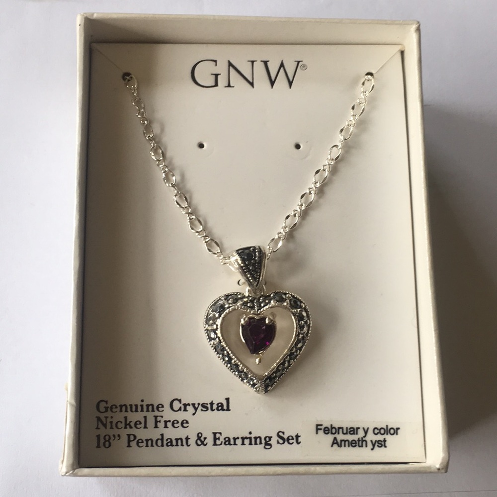 Heart pendant necklace